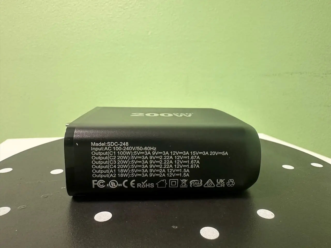 200W PD Charger for Mobile Phones and Electronics - Universal USB Wall Charger
