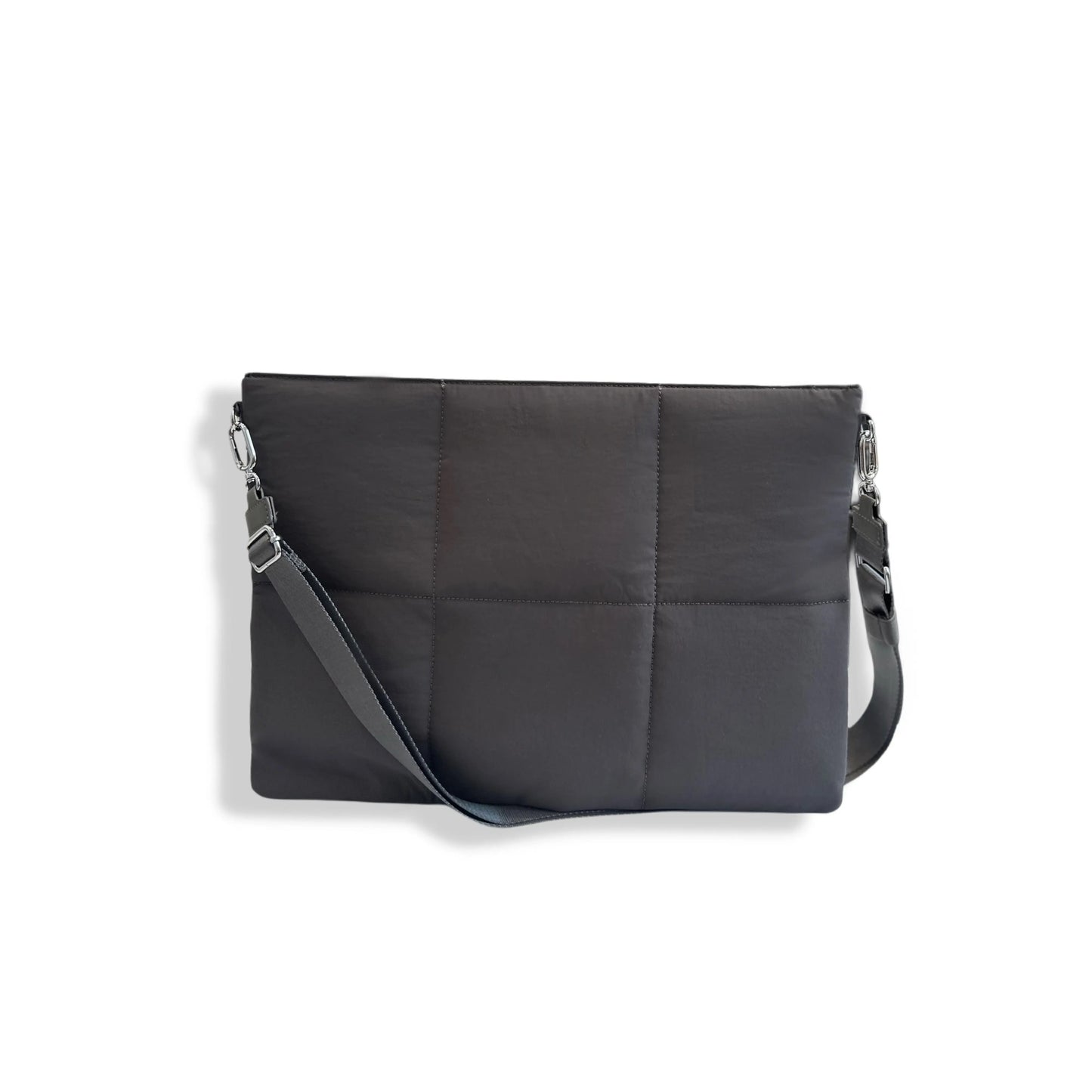 Iris Large Electronics Bag Protective Laptop Case Carrier (#24250) by Iris & Rainbow