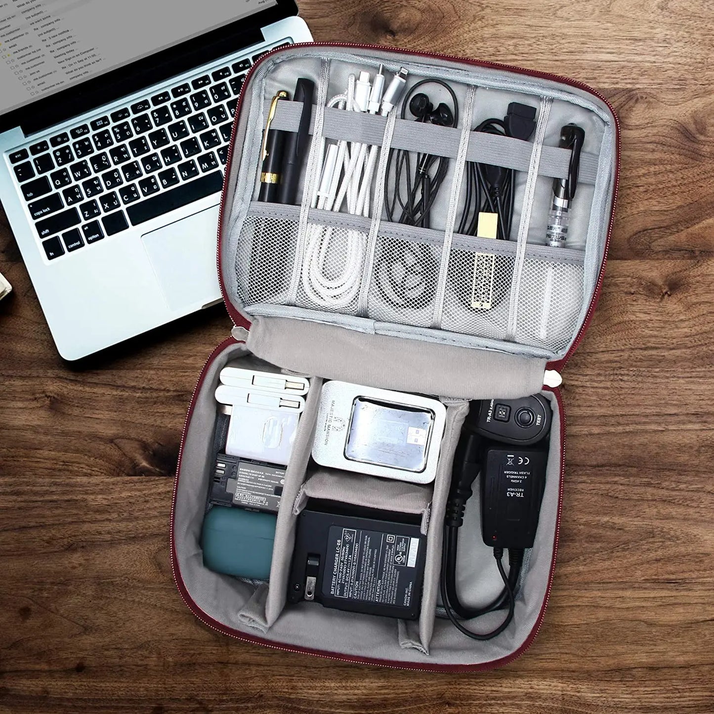 Travel storage pouch